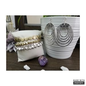 Fashion Bracelet set perfect for this season.